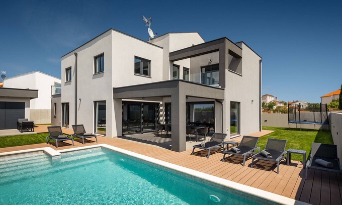Valdebek Villa | Villa Nea by Villas Guide