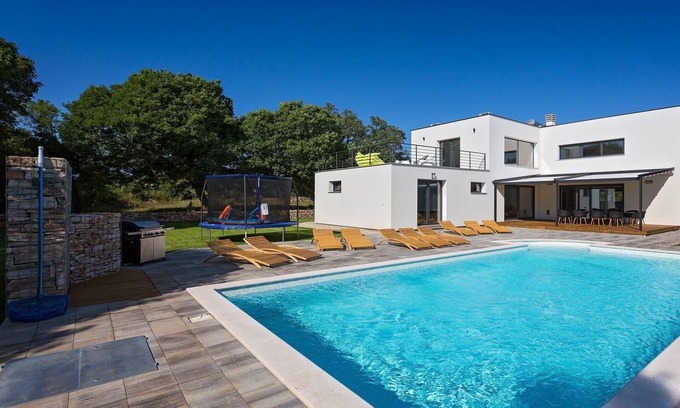 Belavici Villa | Villa moderna con gran piscina en un lugar tranquilo en Istria