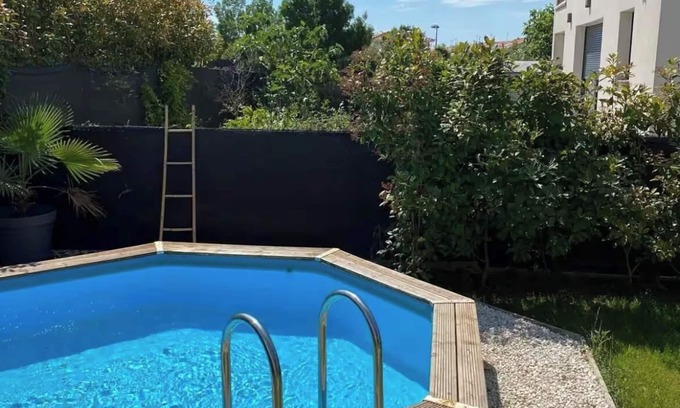 Aimargues Casa | Modern villa with pool