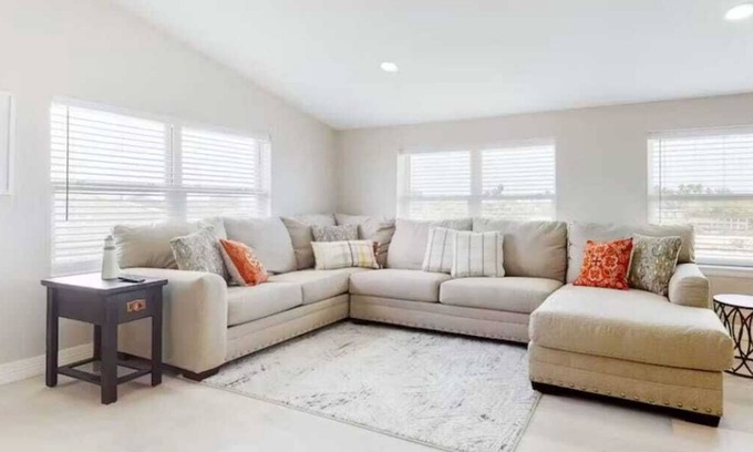 Port Isabel Apartamento | Modern Waterfront Escape with a Deck & BBQ Grill