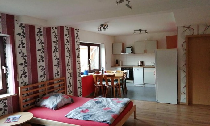 Zirndorf Apartamento | Moderne ganze Ferienwohnung 1km zum FunPark und nur 15 Minuten nach Nürnberg