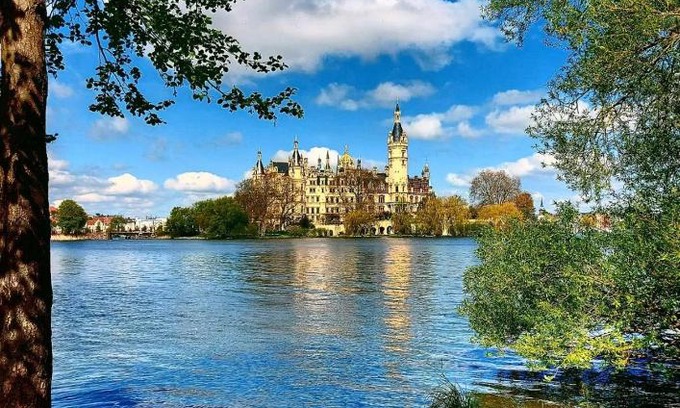 Schwerin Apartamento | Modernes Wohnen am See