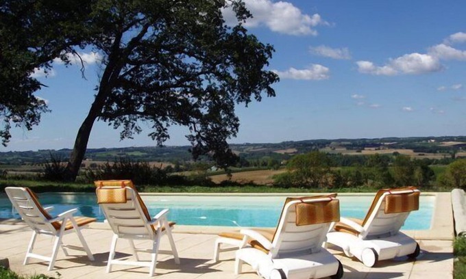 Mouchan Otro | Modernizado antigua casa de labranza. Magníficas vistas. Piscina climatizada privada. Capacidad para 8 personas, más bebés