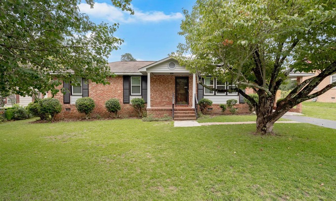 Columbia Casa | Modernized 3BR home with spacious backyard minutes away from Ft Jackson