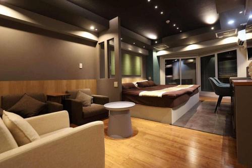 Minami Apartamento | MolinHotels102-札幌市定山渓天然温泉に紅葉シーズン到来-W-beds2&S-beds3