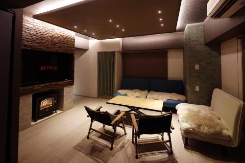 Minami Apartamento | MolinHotels206-札幌市定山渓天然温泉に紅葉シーズン到来-K-bed1 & S-bed3