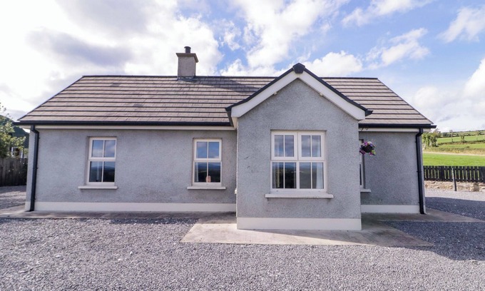 Enniskillen Cabaña | MOLLY'S COTTAGE, pet friendly in Derrylin, County Fermanagh