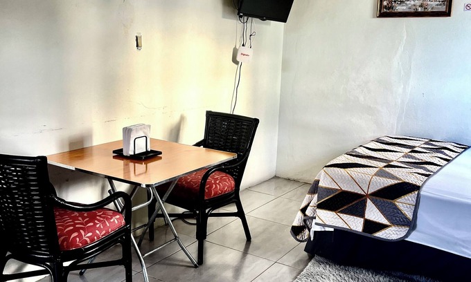 Mona Heights Apartamento | Mona Cottage