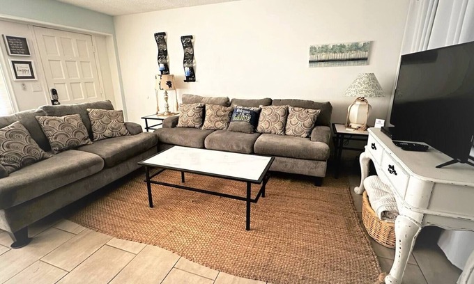 Afton Condominio | Monkey Island Bungalow ~ Pool ~ Golf~ Dogs welcome