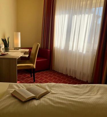 Troisdorf Hotel | Montana Hotel Köln-Bonn Airport