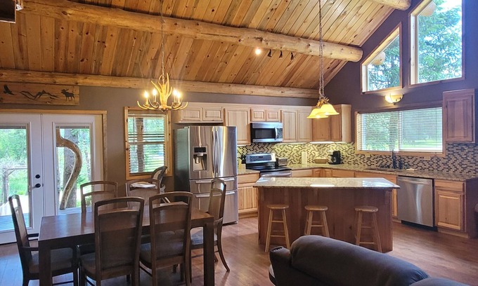 Thompson Falls Casa | Montana House at The Riverfront