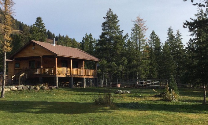 Essex Cabina | Montana Mountain Cabin