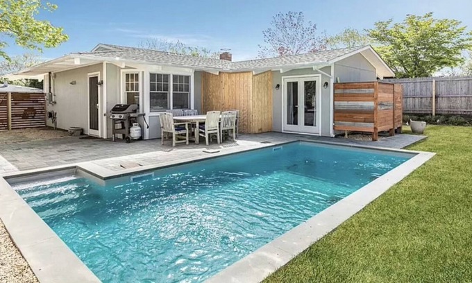 Culloden Shores Casa | Montauk beach house with Pool! (Seasonal for pool)