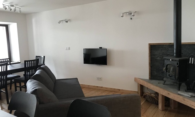 Vallouise-Pelvoux Apartamento | Montbrison Appartment with 3 bedrooms and balcony in the center of Vallouise