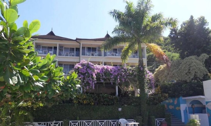 Montego Bay Casa | Montego Bay Best Kept Secret 1 B/R Apartments - Block C, Unit1