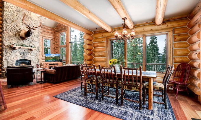 Quandary Village Cabina | Monthly Rental Discounts - Private Hot Tub, Fireplace, Pool Table, Pet Friendly