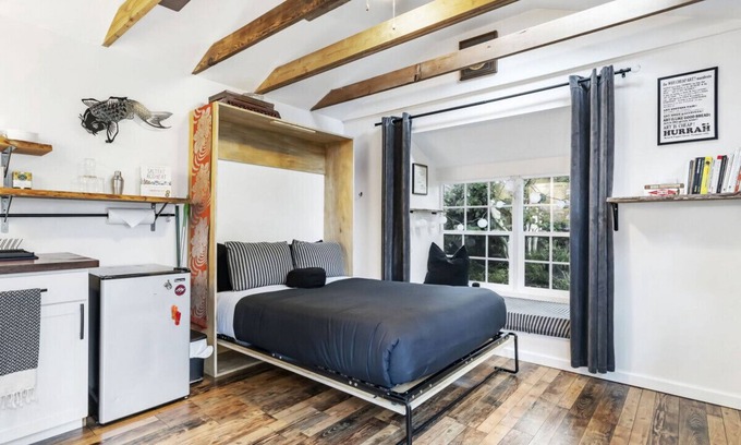 Woodstock Cabaña | Monthly Rental - The Artist`s Garden - Tiny Studio Cottage