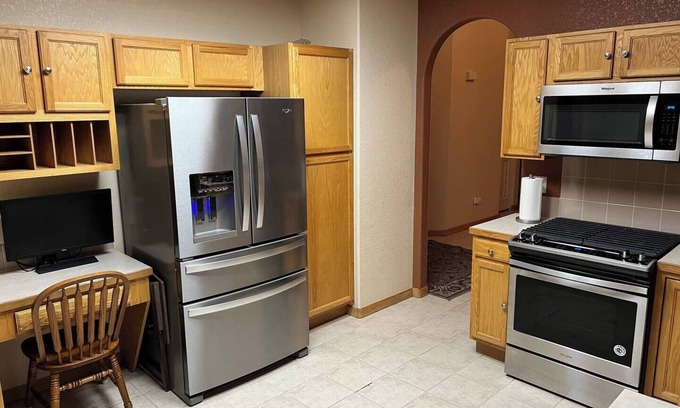 Windsor Casa | Monthly Windsor 3 bed 2 bath near Downtown