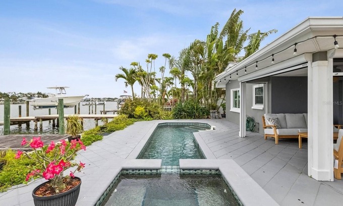 Indian Rocks Beach Casa | Mookies Beach House with Private Pool