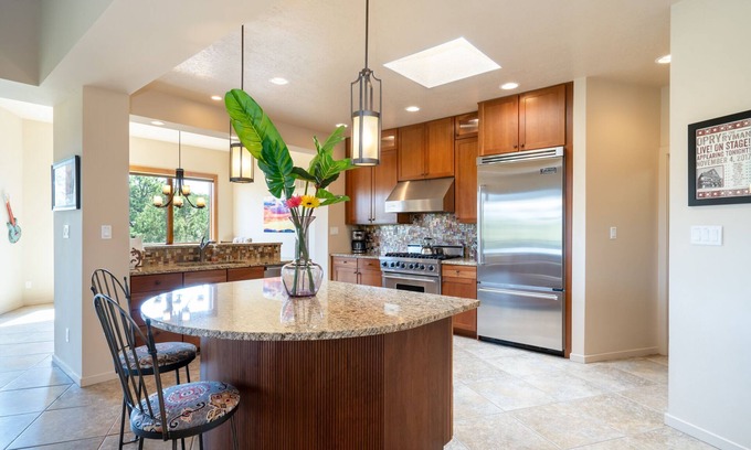 Hills at Las Estrellas Casa | Moon Shine Manor | Private Deck, Fireplace + Mountain View!