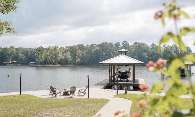 Dadeville Apartamento | Moonbranch - Lakefront w/AU Football Tix Available