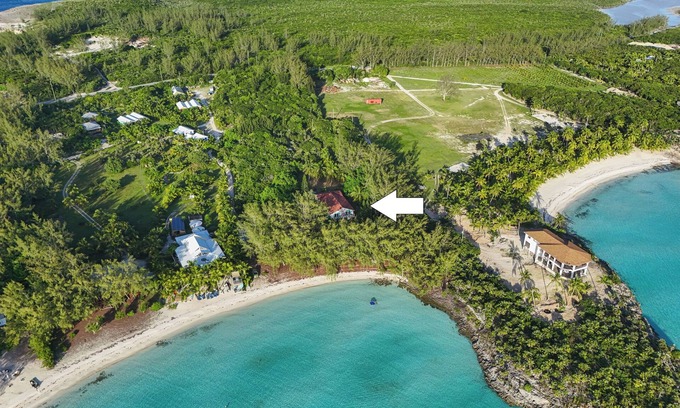 Gregory Town Casa | Casa recién remodelada directamente en la playa de Gaulding Cay