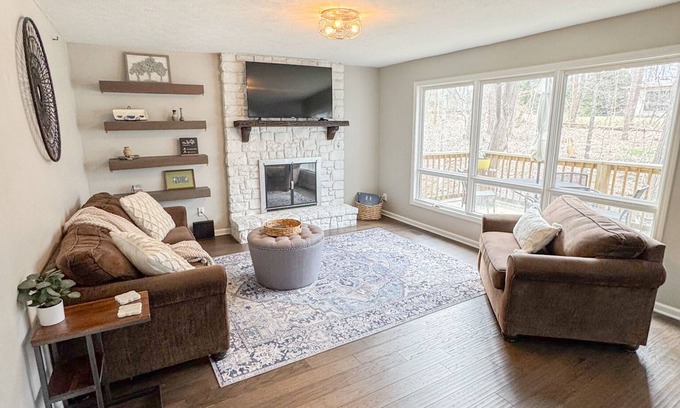 Bloomington Casa | Moores Place -Wooded View-Great Location-Game Rm-by IU