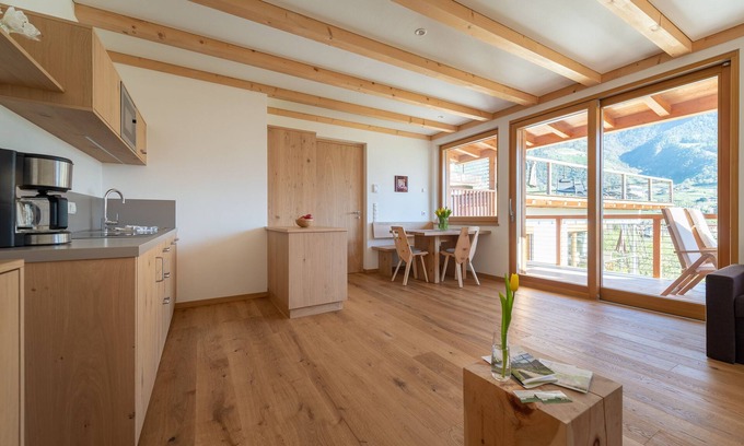 Marlengo Apartamento | Moosbichlerhof apartment 70 m2 with 2 bedrooms, terrace, pool, Merano Card