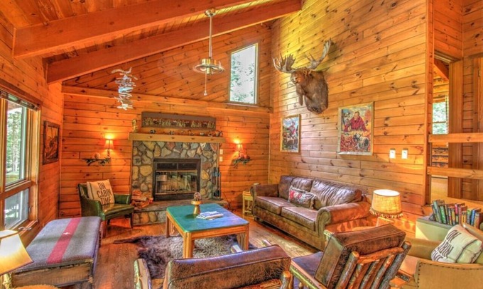 Hayward Cabina | Cabaña privada aislada en el hermoso lago Moose de Hayward