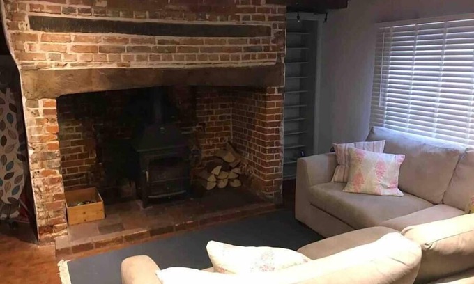 Downton Cabaña | Moot View - Una hermosa casa de campo catalogada en el pueblo de New Forest de Downton