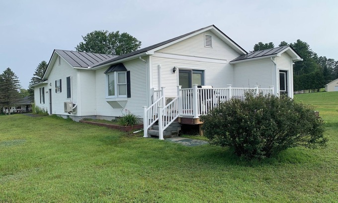 Eastern Vermont Casa | Morrisville's Fun House Spacious house with lots of entertainment