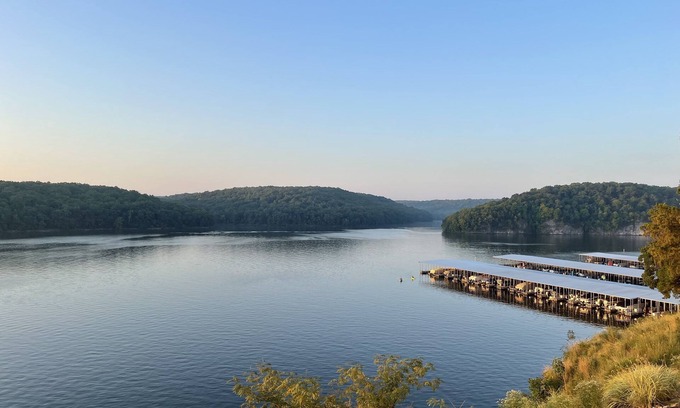 Kaiser Condominio | Most Exquisite View on the Lake!