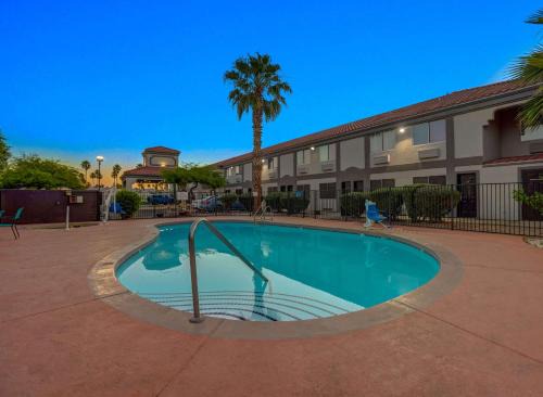 Apache Junction Hotel | Motel 6-Apache Junction, AZ