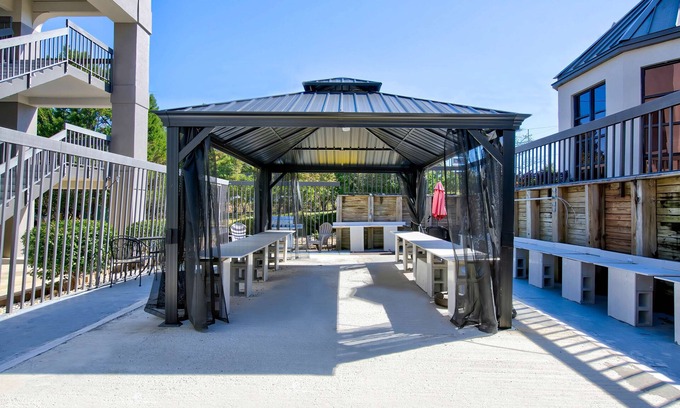 Crestline Heights Hotel | Motel 6 Birmingham, AL - Medical Center