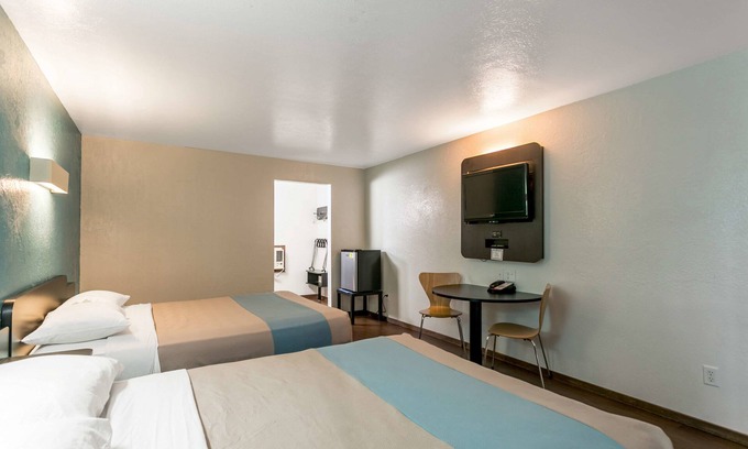 Heart of Missoula Hotel | Motel 6-Missoula, MT - University