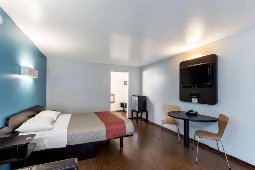 Heart of Missoula Hotel | Motel 6-Missoula, MT - University