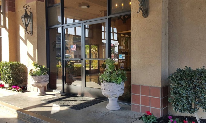 Oakdale Hotel | Motel 6 Oakdale, CA