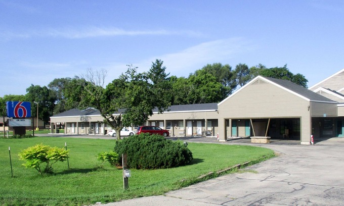 Prairie Du Chien Hotel | Motel 6 Prairie Du Chien, WI