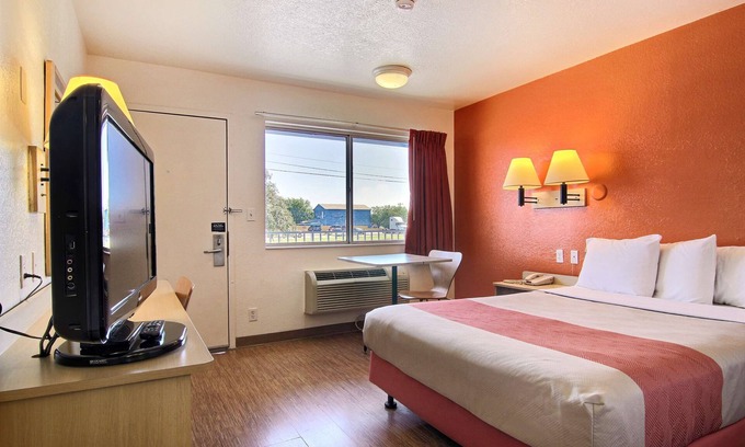 San Angelo Hotel | Motel 6 San Angelo, TX