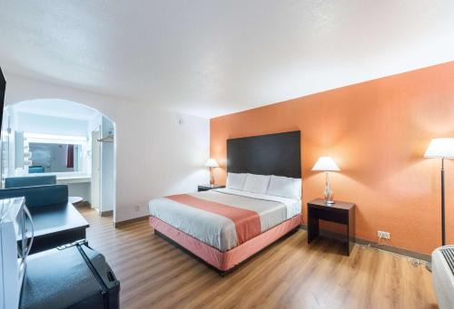 North San Antonio - SAT Hotel | Motel 6 San Antonio TX I10 West