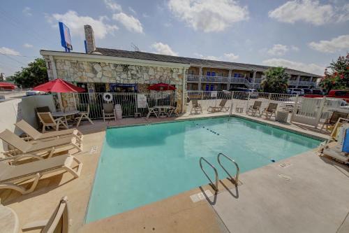 Medical Center District Hotel | Motel 6-San Antonio, TX - Northwest Medical Center