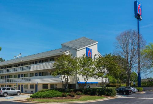 Tucker Hotel | Motel 6-Tucker, GA - Atlanta Northeast