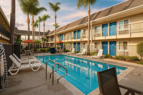 Westminster Hotel | Motel 6-Westminster, CA - North