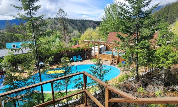 East Kootenay Hotel | Motel Tyrol