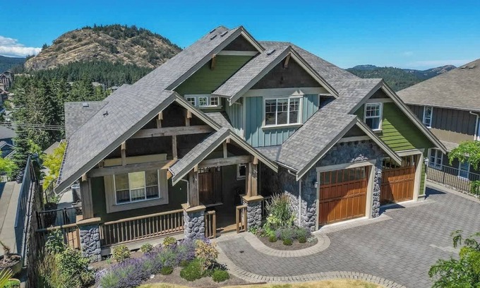 Bear Mountain Resort Casa | Mount Finlayson View Villa