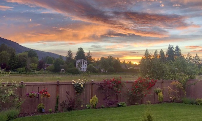 North Bend Casa | Mount Si Views Downtown North Bend