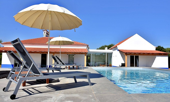 Montemor-o-Novo Otro | Mount White House