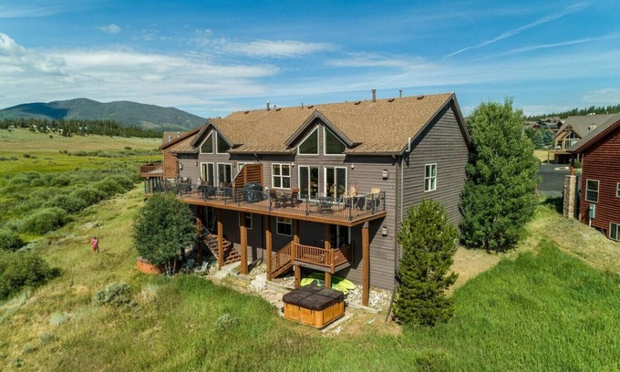 Tabernash Casa | Mountain Bliss | 3 BR Retreat W/ Views + Hot Tub