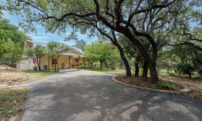 Canyon Lake Cabina | Tarifas de otoño / invierno $ 185- $ 195 por noche - En el CORAZÓN del TEXAS HILL COUNTRY