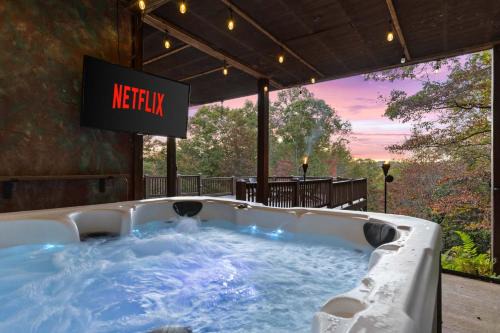 Mineral Bluff Casa | Mountain Cabin Escape Views Games & Relaxation